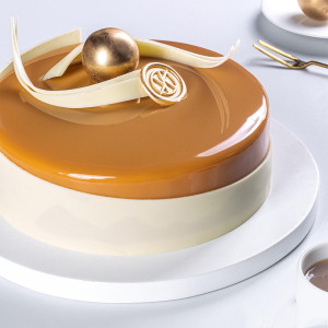 Salted Caramel Vanilla Cake